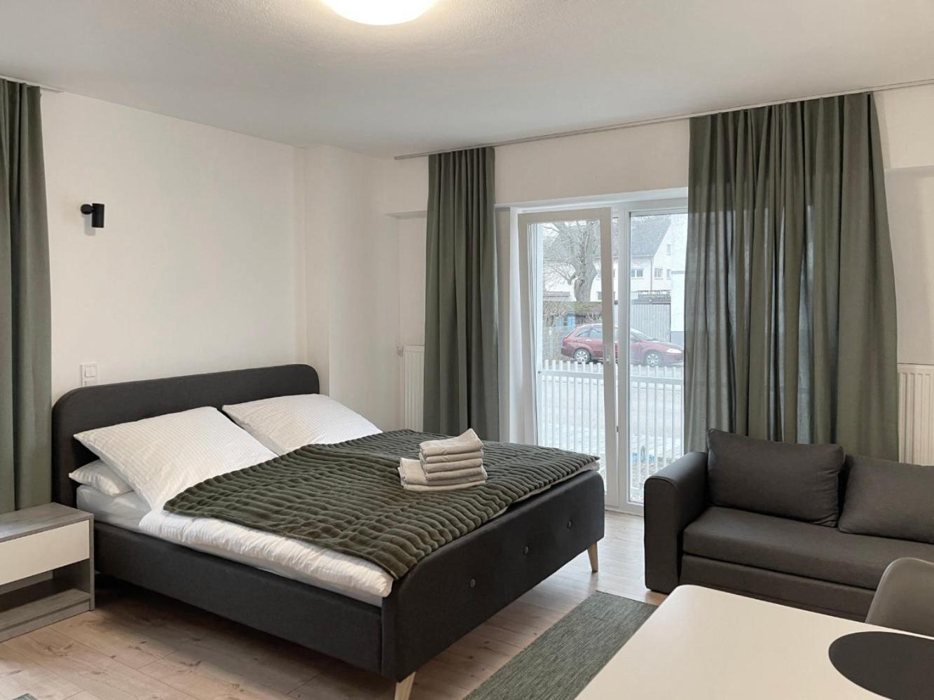 Board Inn - Haus Regensburg Dış mekan fotoğraf