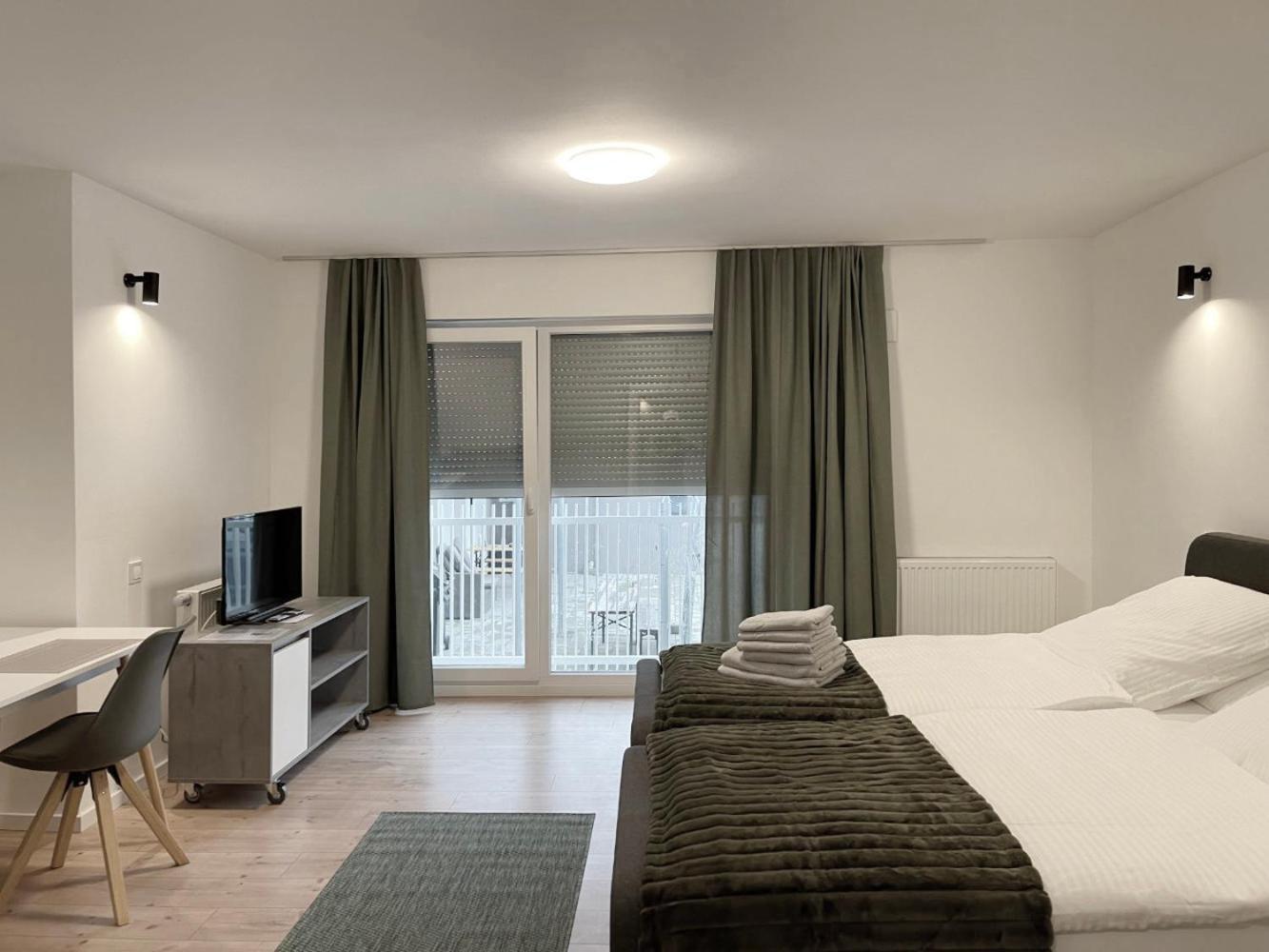 Board Inn - Haus Regensburg Dış mekan fotoğraf