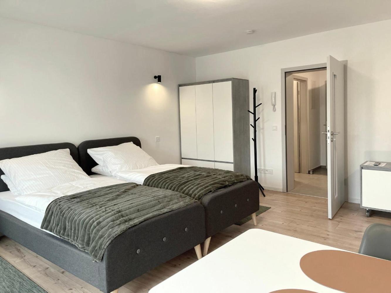 Board Inn - Haus Regensburg Dış mekan fotoğraf